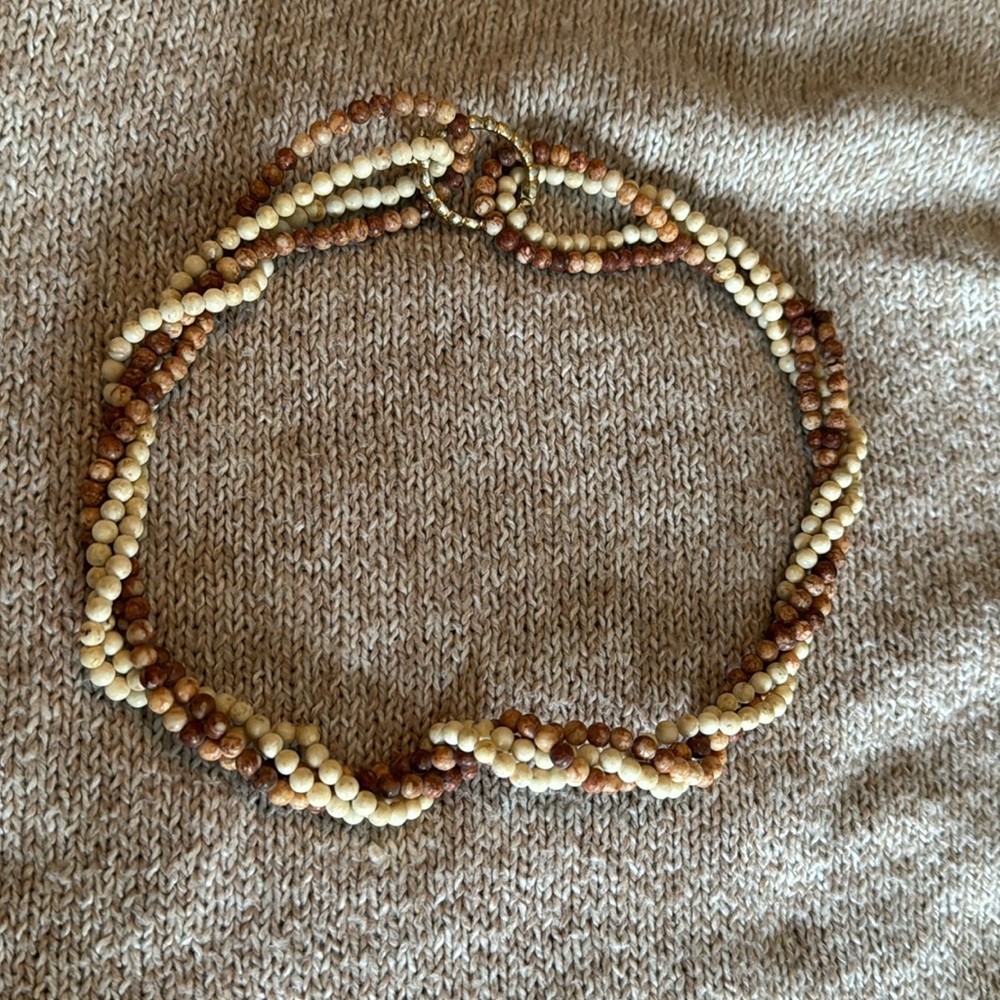 Bead necklace